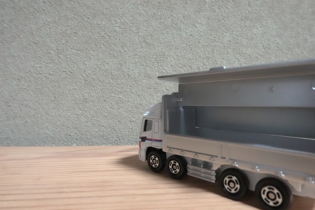 トラックの模型