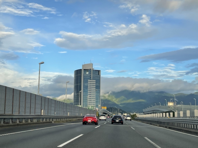 高速道路　空