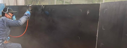 下地の塗装作業