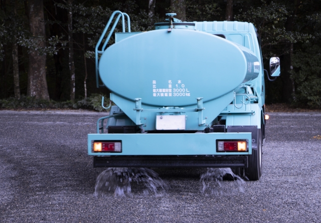 散水車